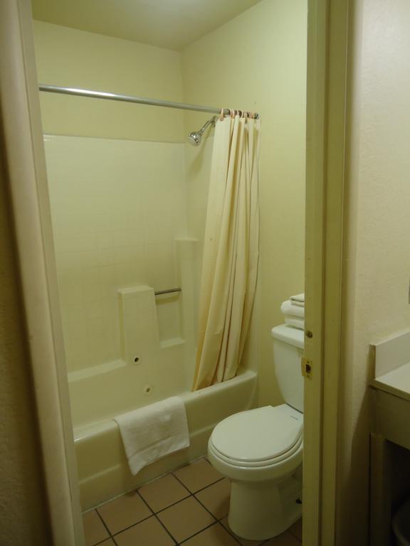 Economy Inn Вікторвілл Номер фото
