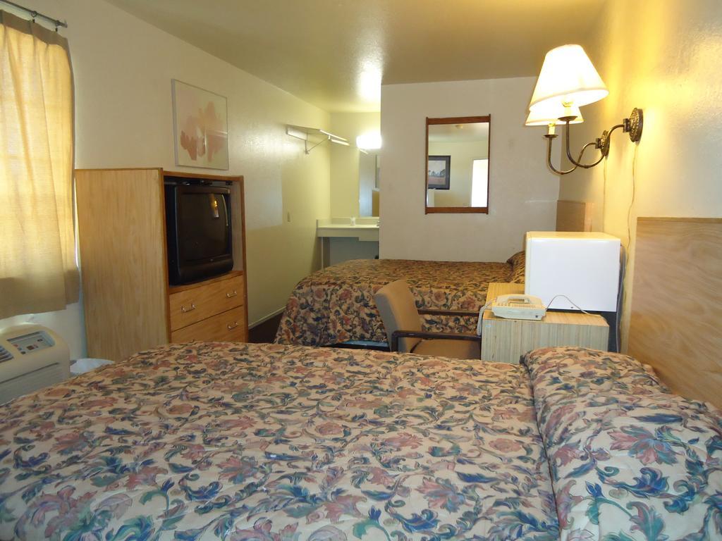 Economy Inn Вікторвілл Номер фото
